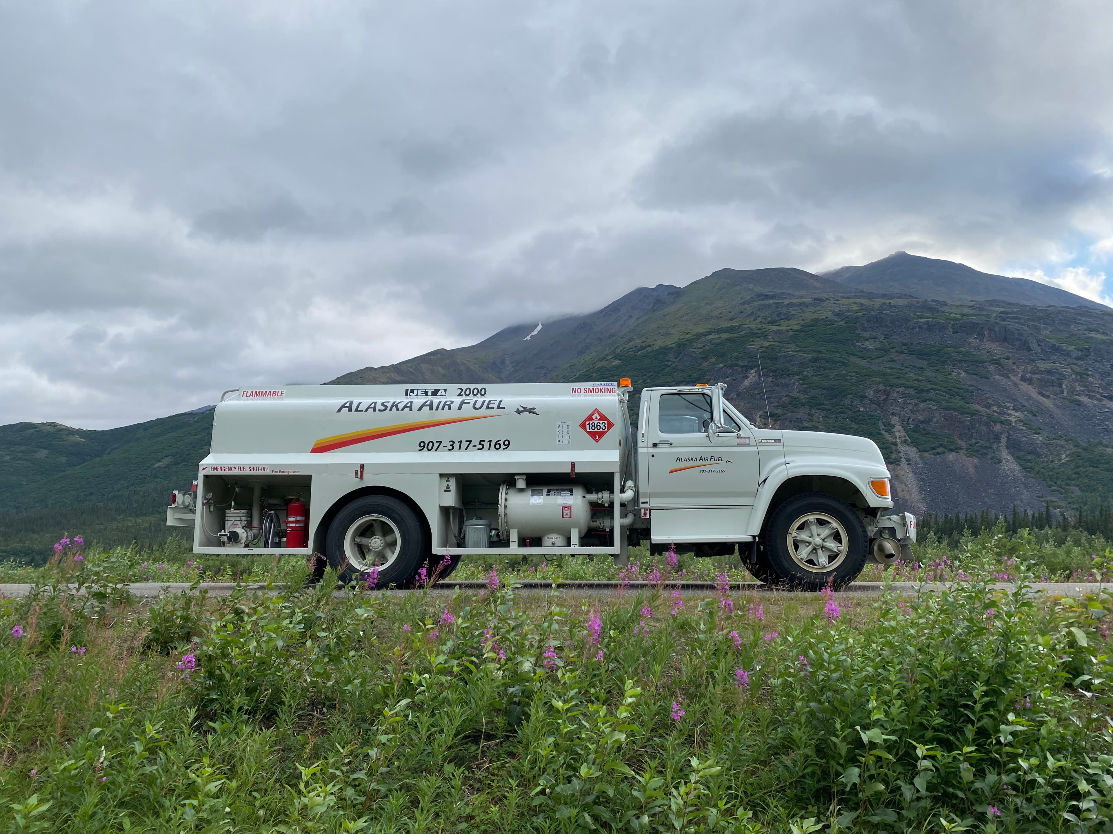 Jet fuel truck
