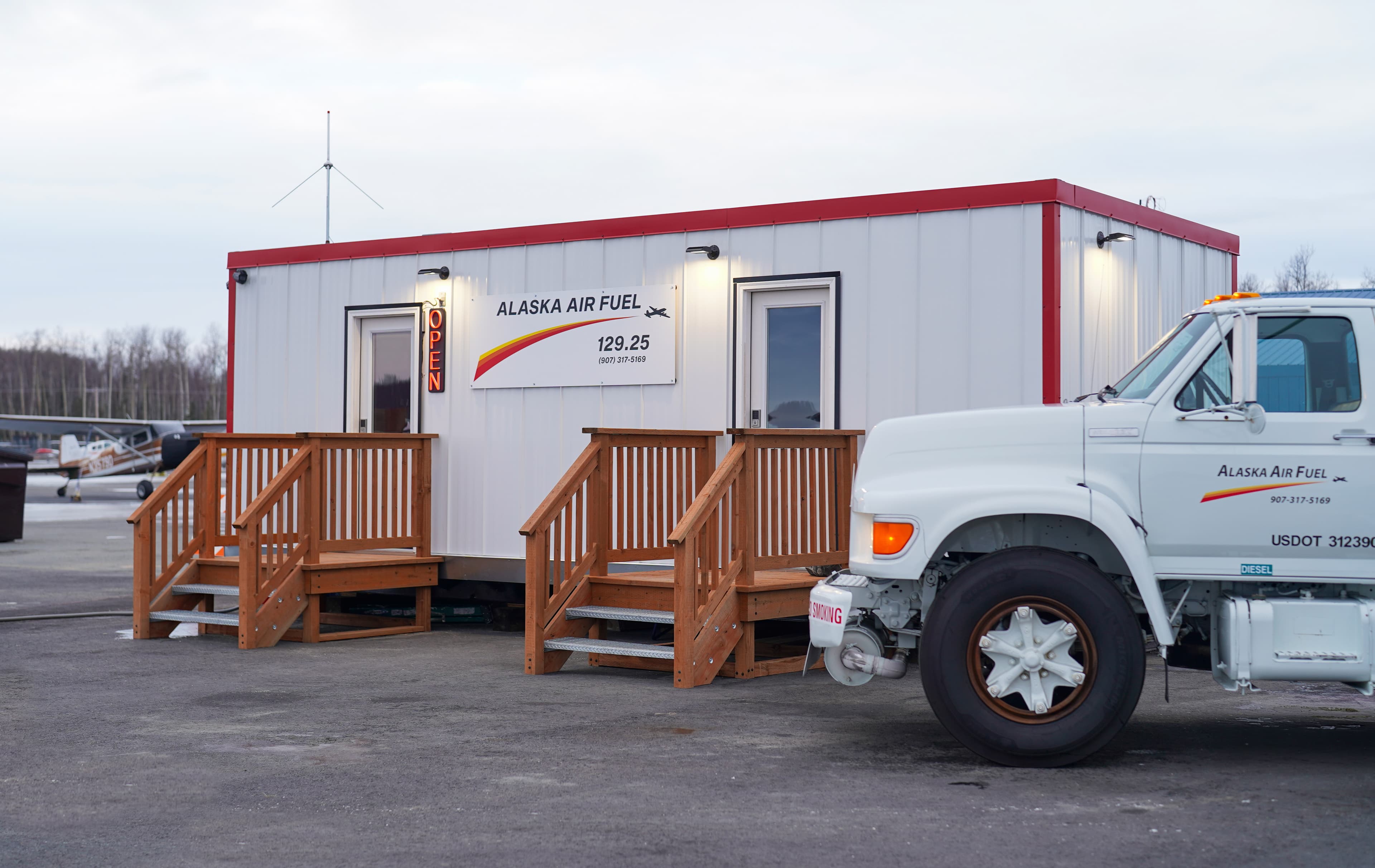 Alaska Air Fuel FBO building